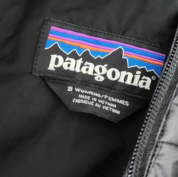 Patagonia Women's Black Puffer Coat - Picture 3 of 4